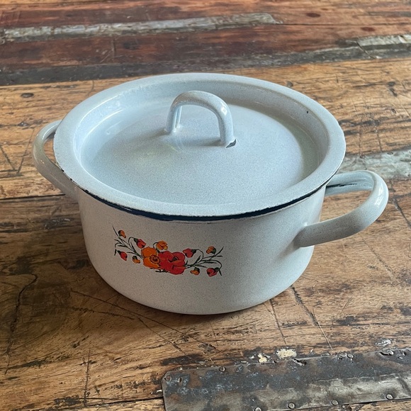 Vintage Other - Vintage Floral Enamel Cookware Pot with Lid